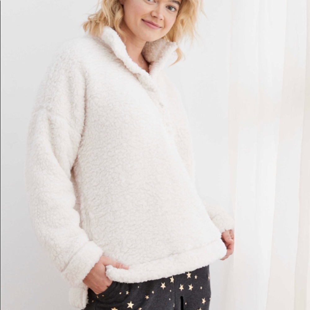 ⭐️Aerie Big Chill Sherpa Oversized Pullover⭐️
